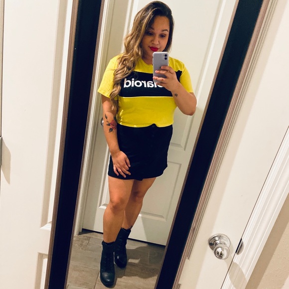 2-4-1 CROP TOPS XL (DICKIES/POLAROID) - Picture 4 of 4